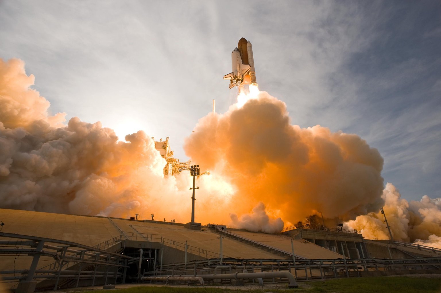 space-shuttle-lift-off-liftoff-nasa